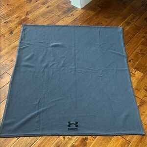 Under Armour Charcoal Fleece Blanket 46”x56”